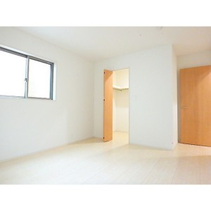 100463_208363_210369_14