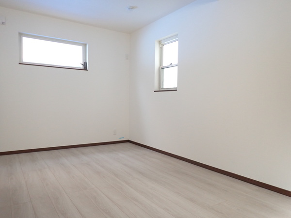 100463_221136_226859_17